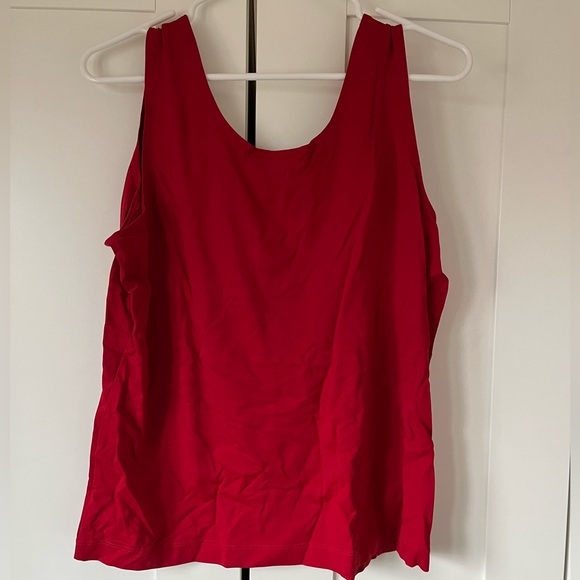 Red tank top - Picture 2 of 3